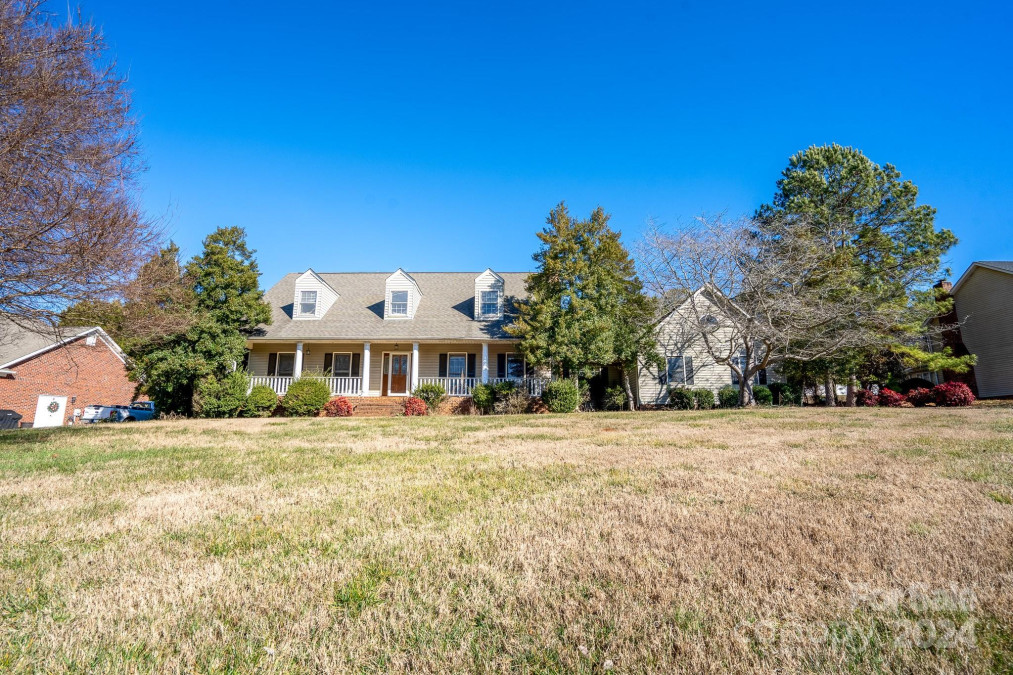 151 Oak Point Dr Cherryville, NC 28021