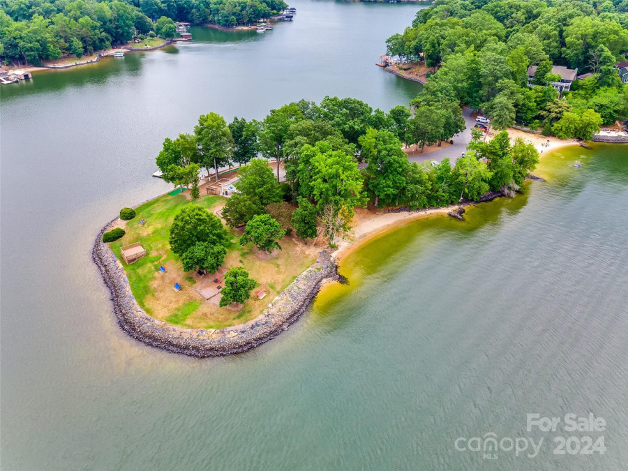 127 Inlet Point Dr Fort Mill, SC 29708