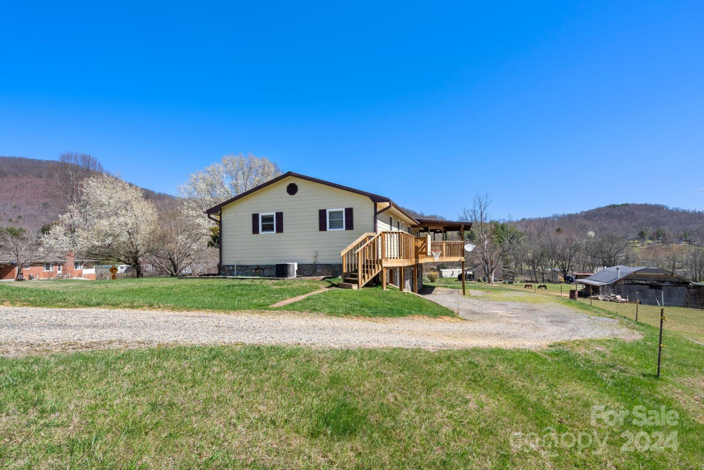 281 Curtis Creek Rd Candler, NC 28715