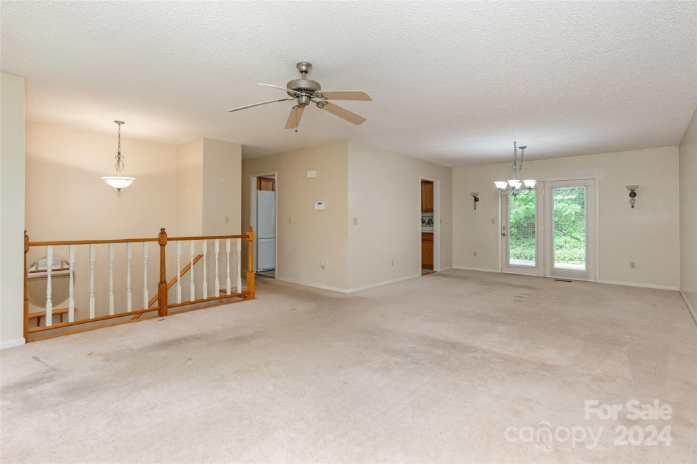 104 Creekstone Ln Hendersonville, NC 28791