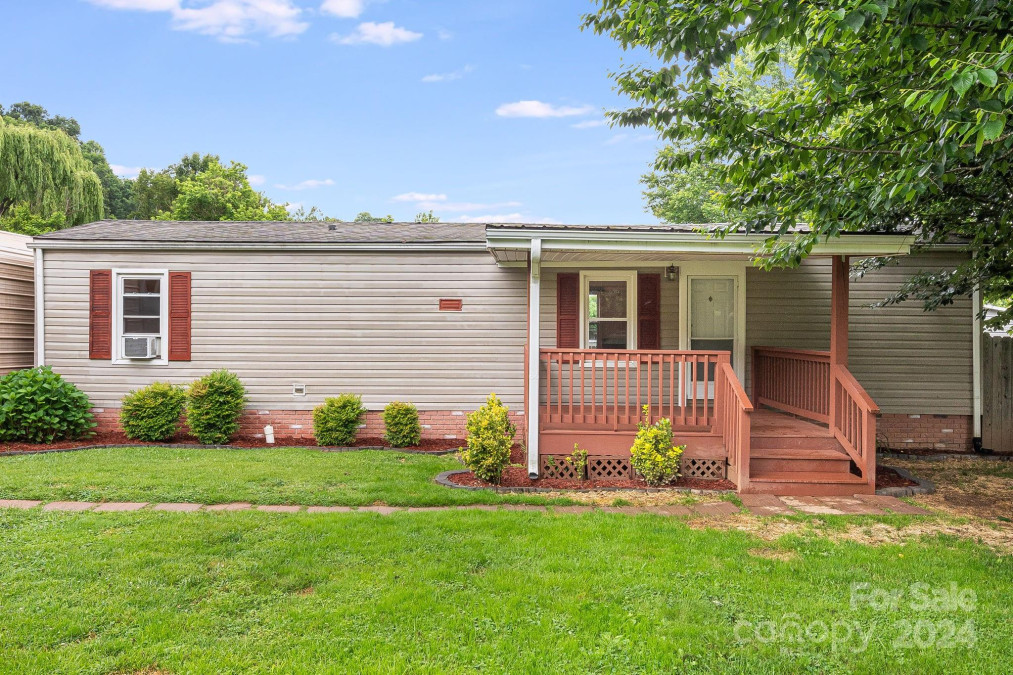 46 Government St Waynesville, NC 28786