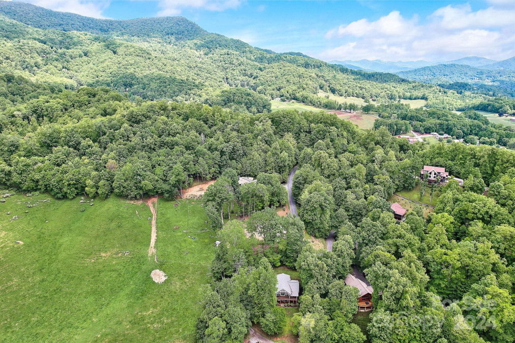 170 Cradling Cv Waynesville, NC 28785