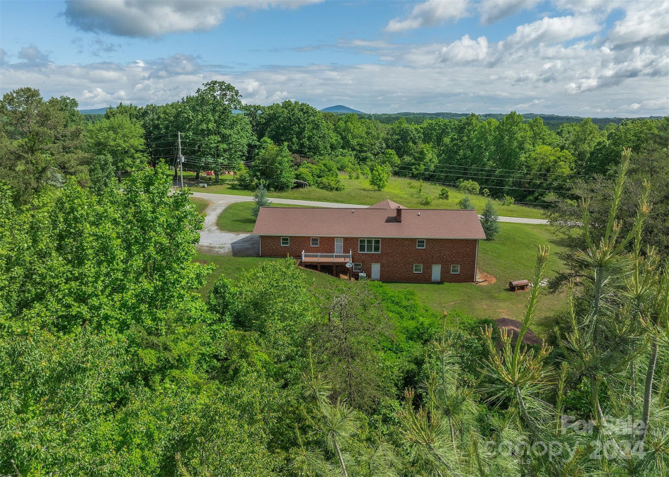 6472 Rhoney Rd Connelly Springs, NC 28612