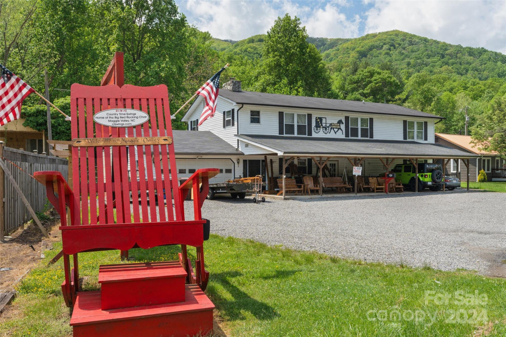 411 Soco Rd Maggie Valley, NC 28751