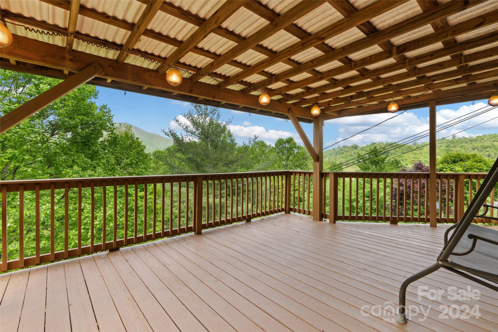 341 Spirit Mountain Rd Waynesville, NC 28786