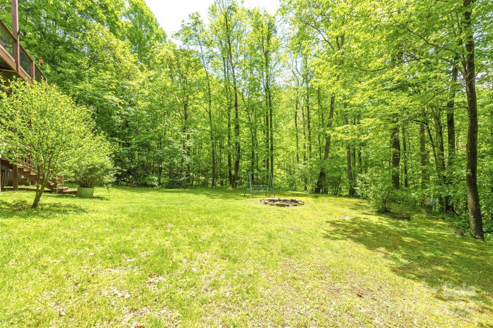 574 Appaloosa Trl Waynesville, NC 28785