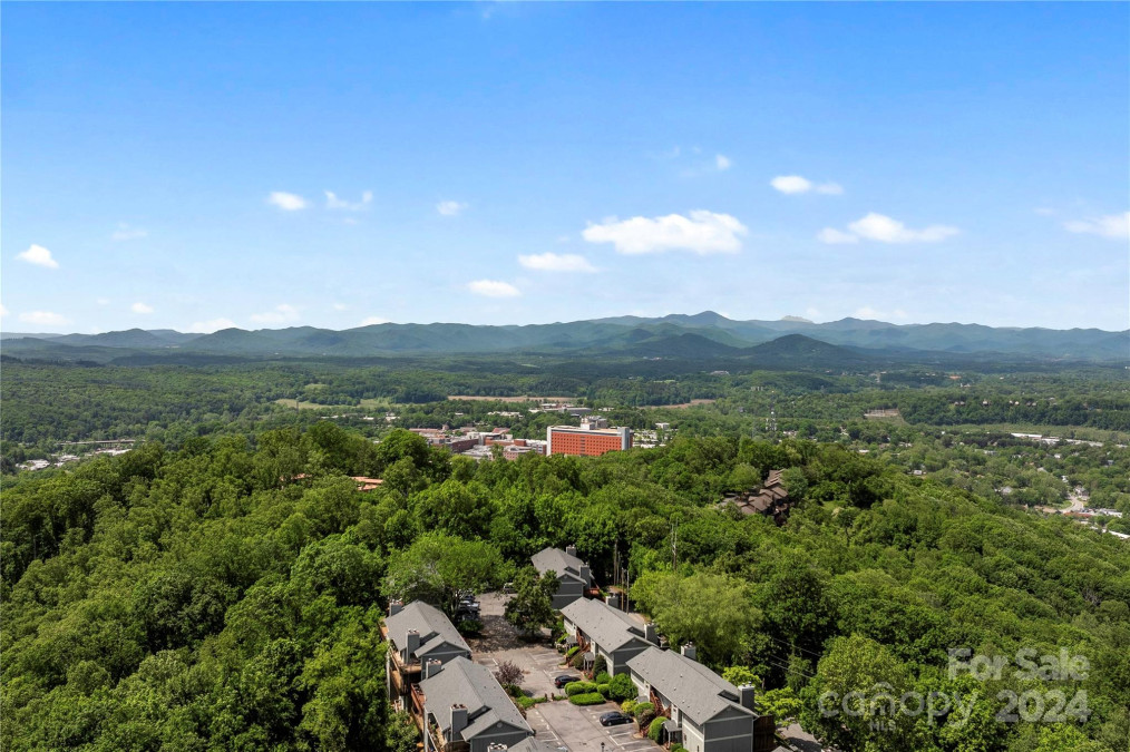 544 Windswept Dr Asheville, NC 28801