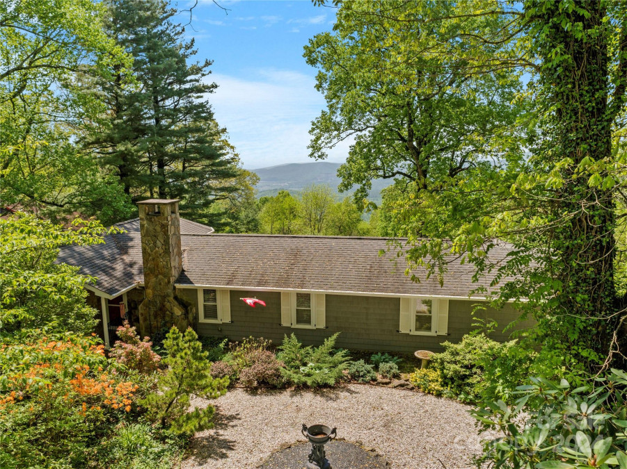 173 Laurel Ln Little Switzerland, NC 28749