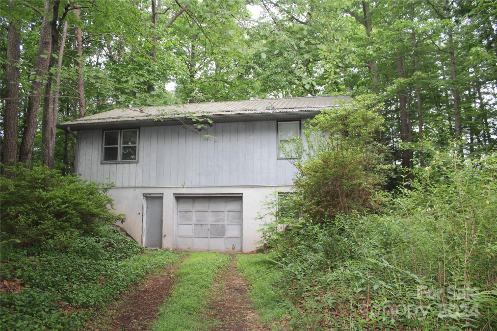 1665 Zion Rd Morganton, NC 28655