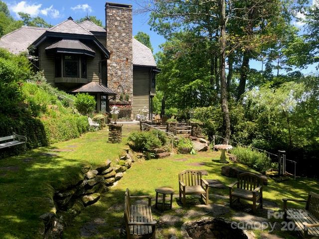 1052 Toxaway Dr Lake Toxaway, NC 28747