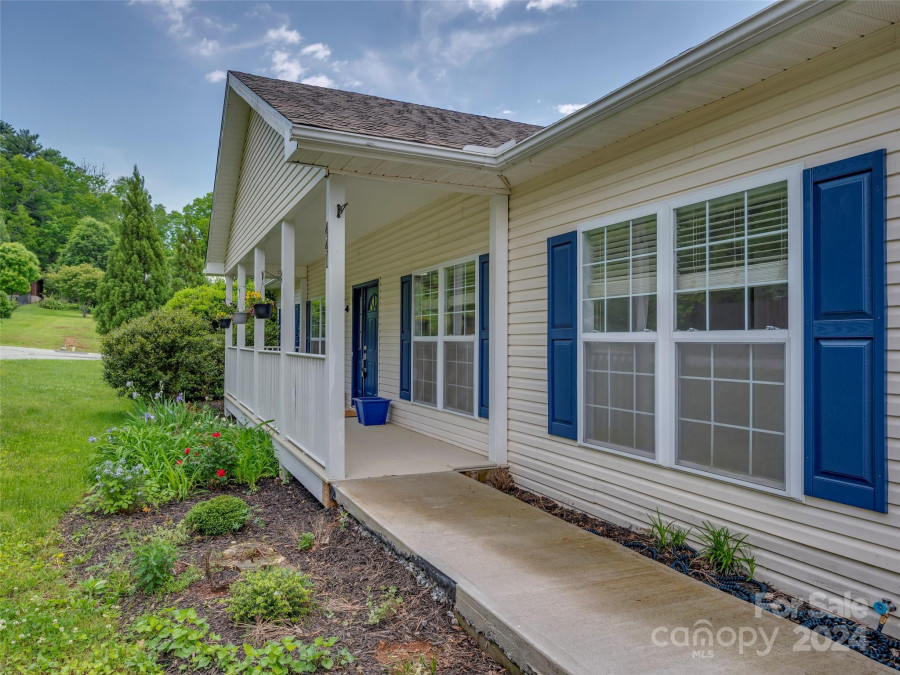 441 Cedarview Ln Saluda, NC 28773