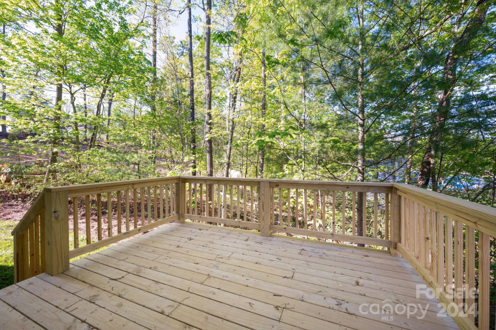 11 Berry Crest Ln Arden, NC 28704