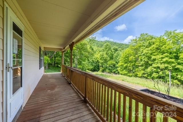 26 Harmony Ln Bakersville, NC 28705