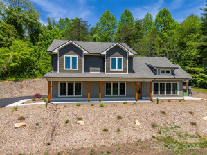 48 Spruce Hill Dr Hendersonville, NC 28792
