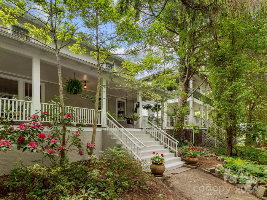 57 Conestee St Asheville, NC 28801