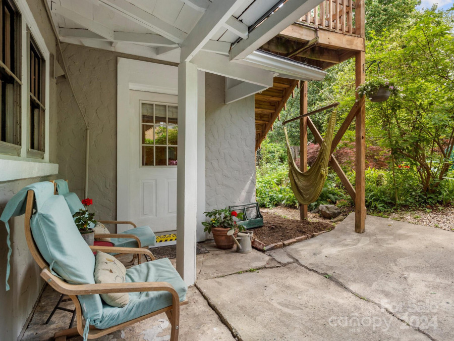 57 Conestee St Asheville, NC 28801