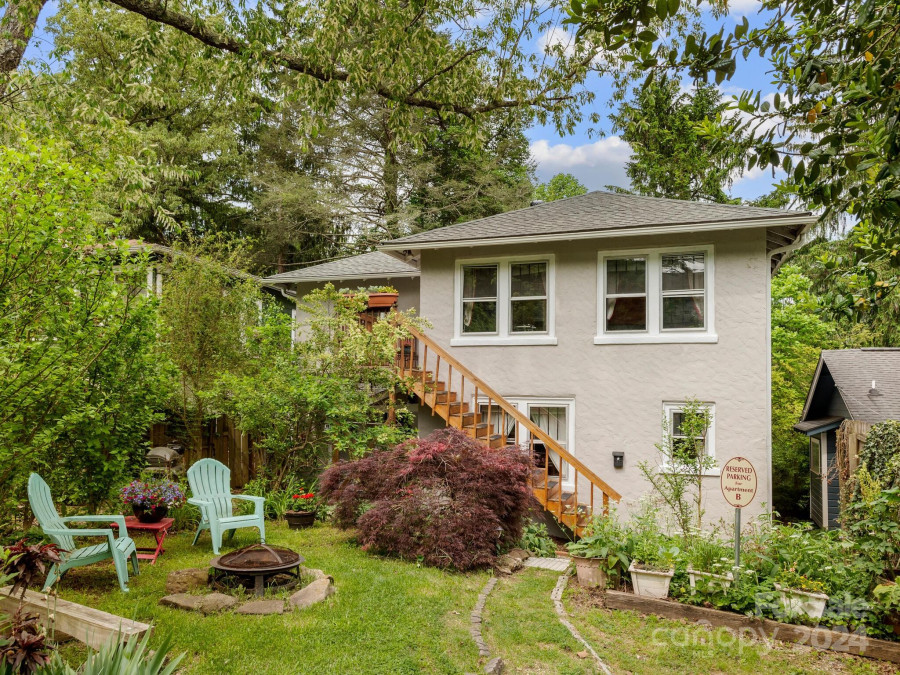 57 Conestee St Asheville, NC 28801