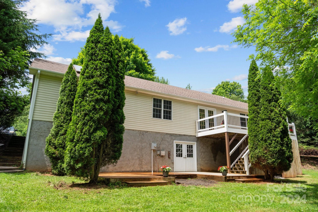 36 Double Brook Dr Weaverville, NC 28787