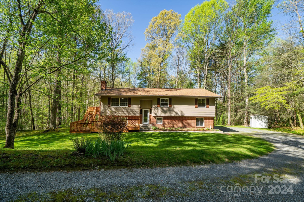 145 Jeter Mountain Rd Hendersonville, NC 28739