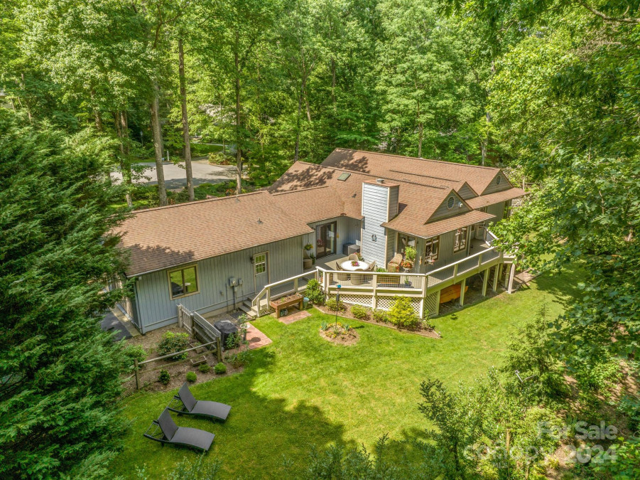 24 Crooked Oak Ct Hendersonville, NC 28791