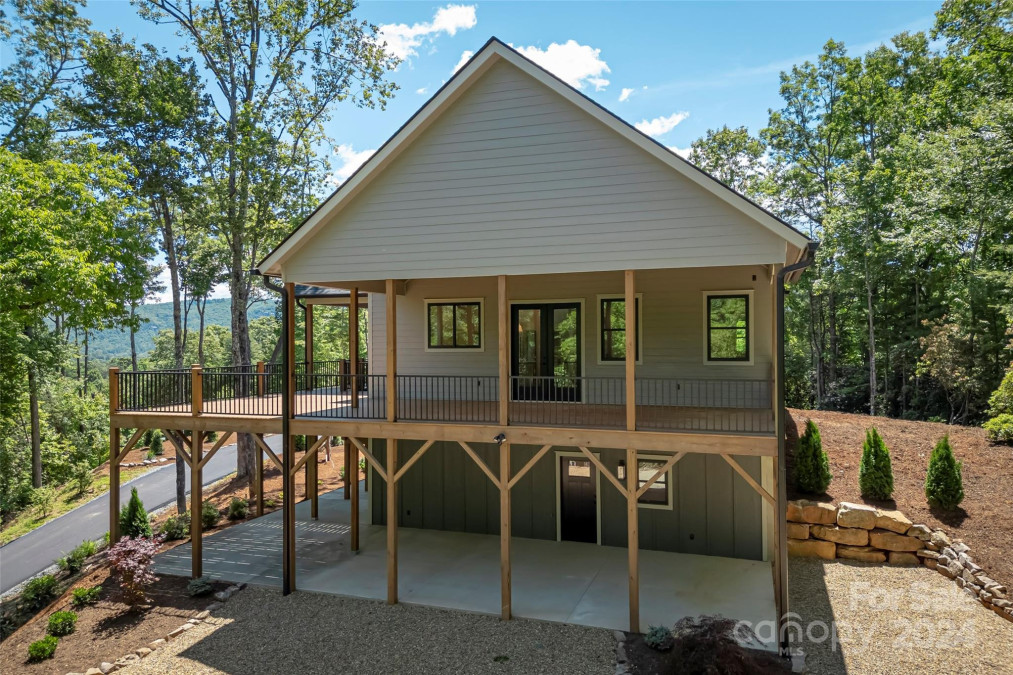 81 Still House Mountain Rd Brevard, NC 28712