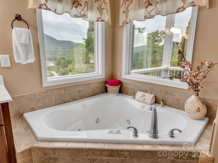 406 Everview Ln Waynesville, NC 28785