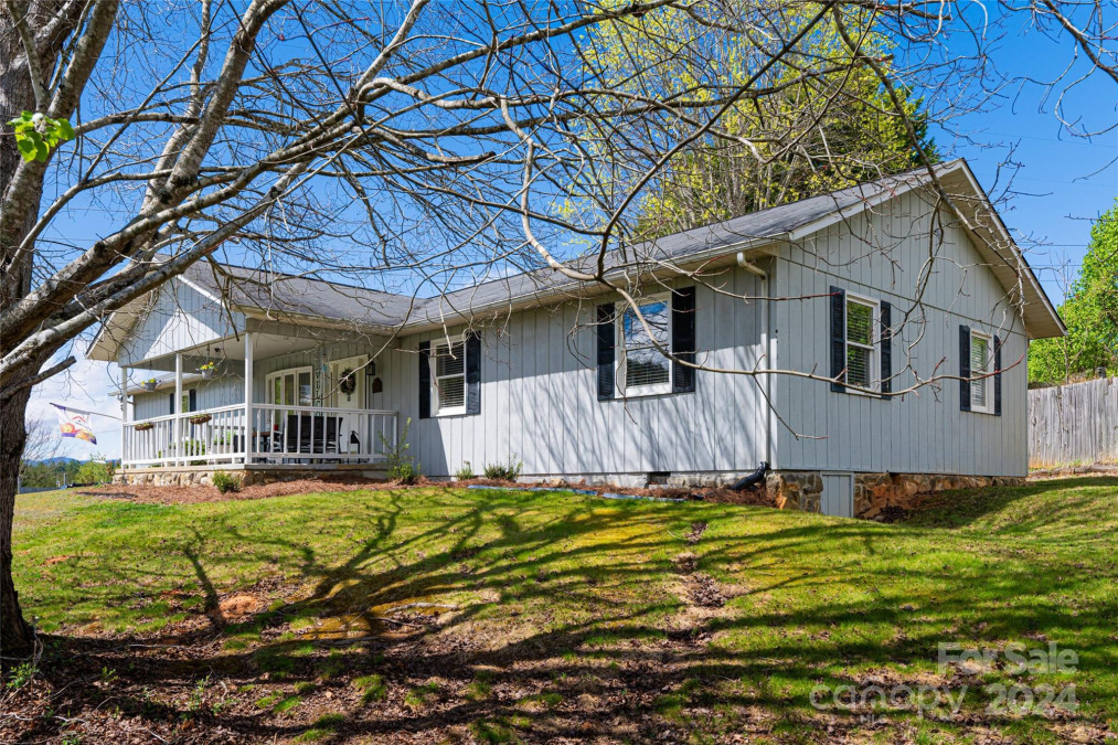 1 Melton Dr Weaverville, NC 28787