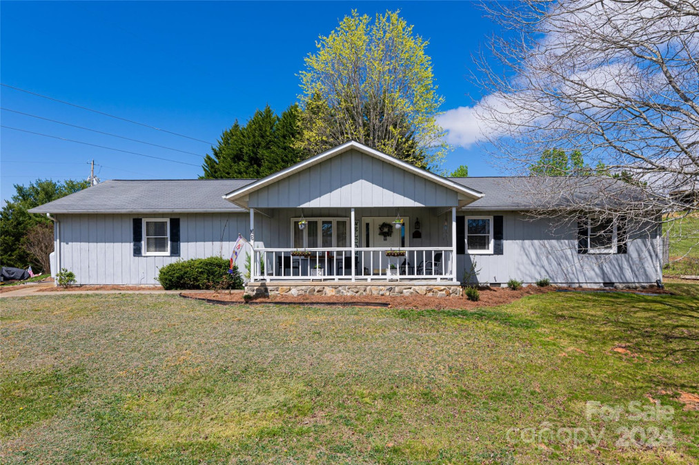 1 Melton Dr Weaverville, NC 28787