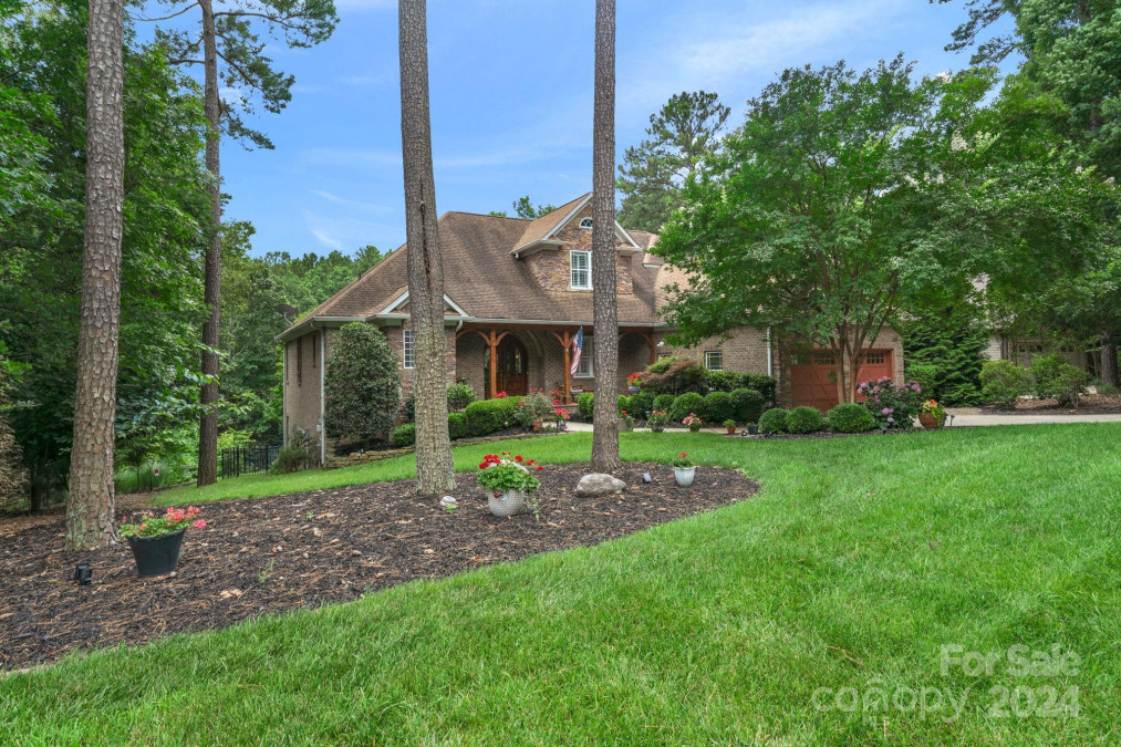 362 Squirrel Ln Lake Wylie, SC 29710