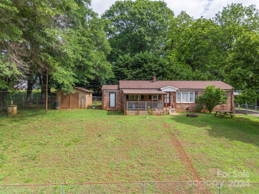 250 Railroad Cir Mooresboro, NC 28114