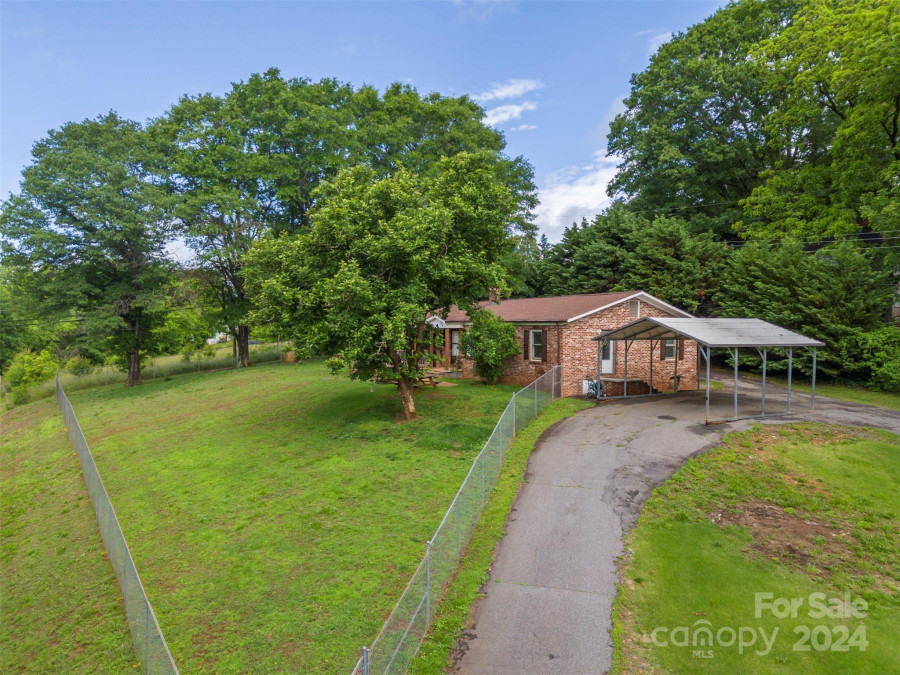 250 Railroad Cir Mooresboro, NC 28114