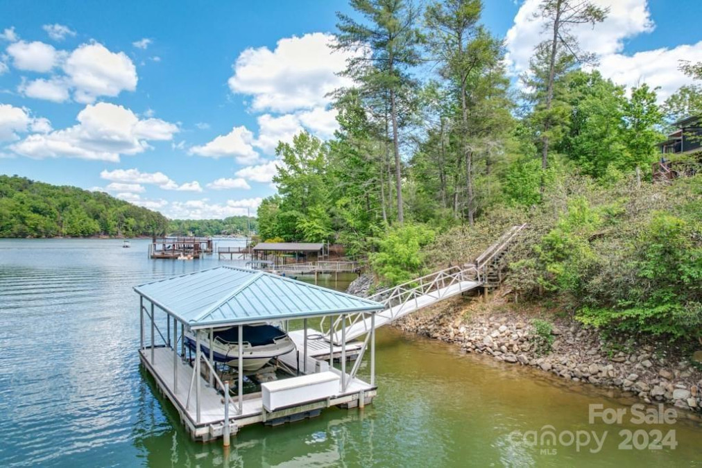 234 Harborside Dr Nebo, NC 28761