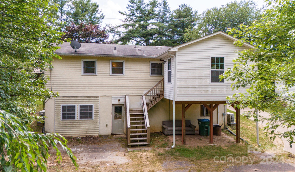 179 Mount Carmel Rd Asheville, NC 28806