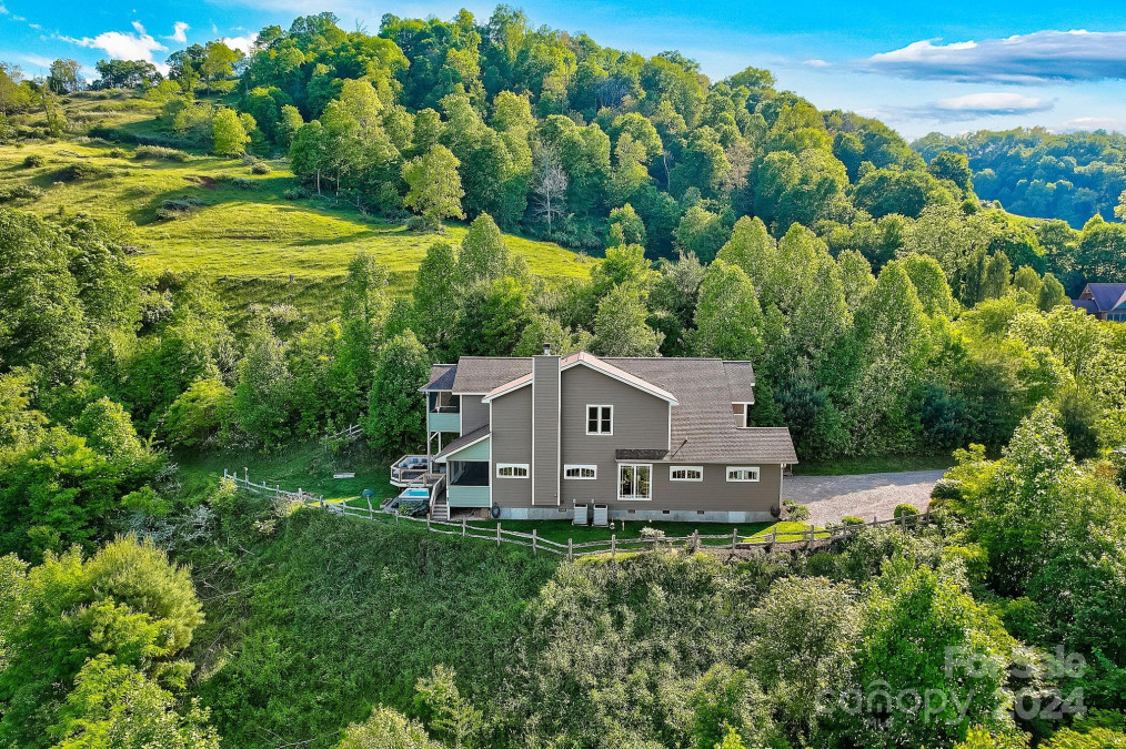 150 Morning Mist Ln Waynesville, NC 28785