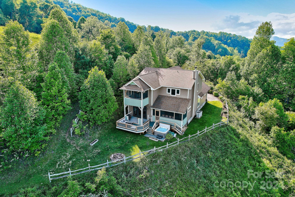 150 Morning Mist Ln Waynesville, NC 28785