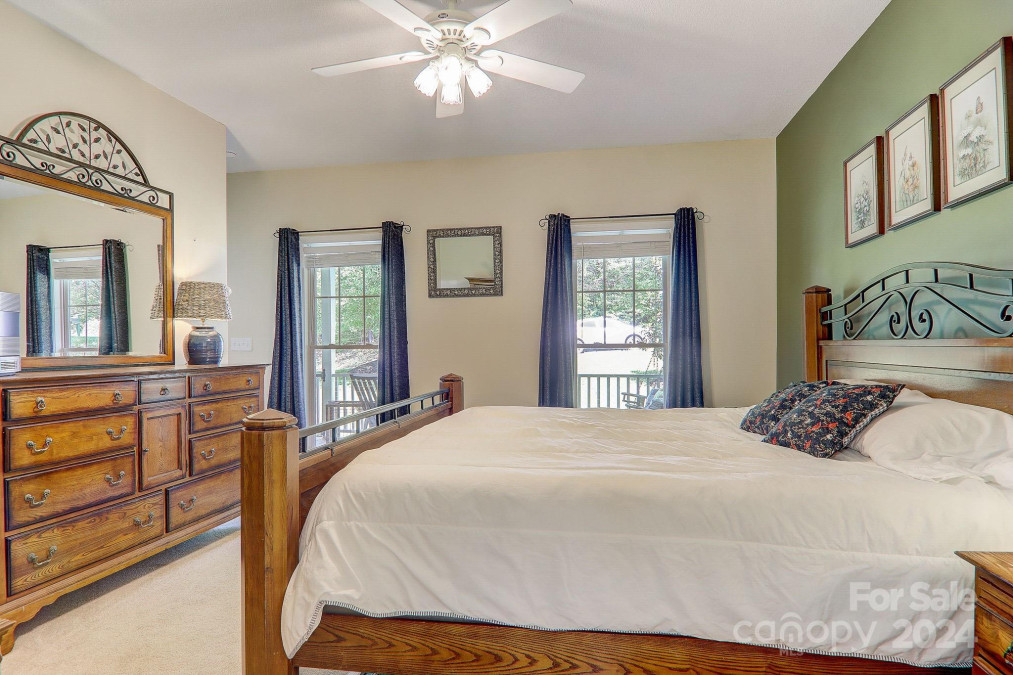 46 Indian Summer Ln Mill Spring, NC 28756