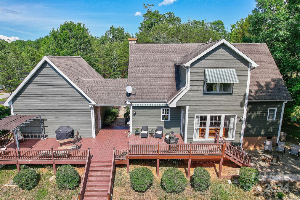 46 Indian Summer Ln Mill Spring, NC 28756