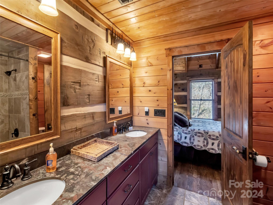 149 Trout Lily Ln Maggie Valley, NC 28751