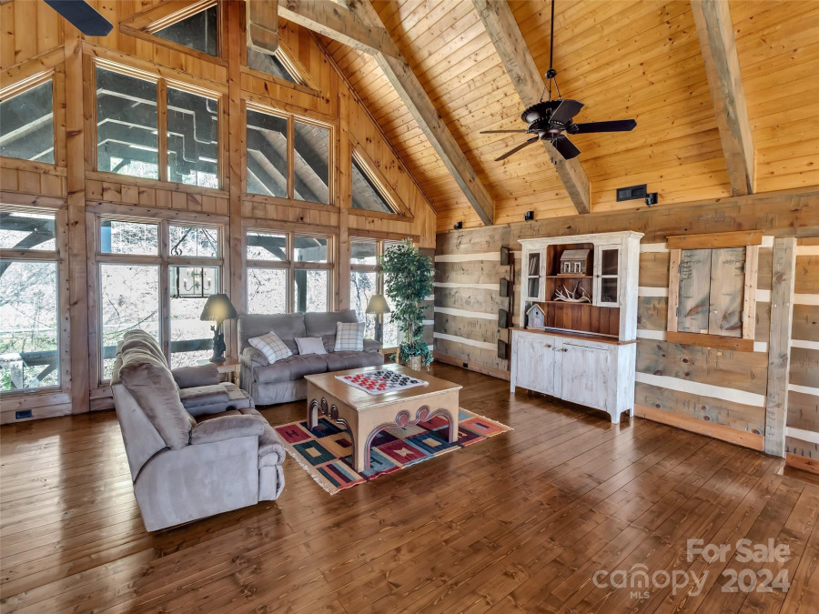 149 Trout Lily Ln Maggie Valley, NC 28751