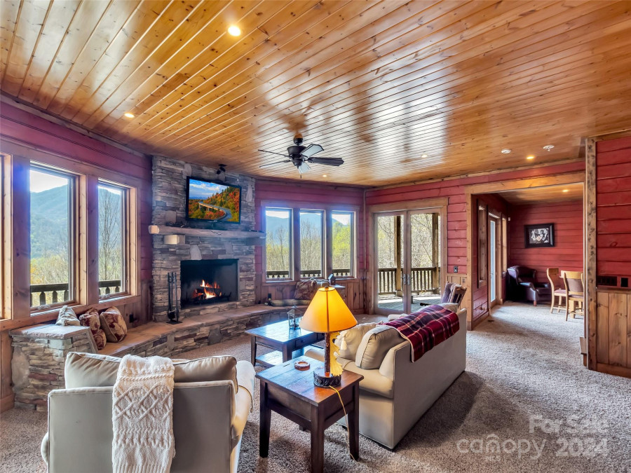 149 Trout Lily Ln Maggie Valley, NC 28751