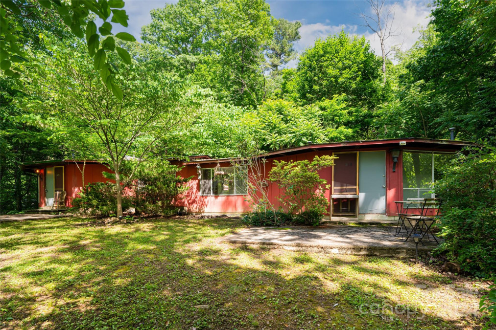 25 Howland Rd Asheville, NC 28804