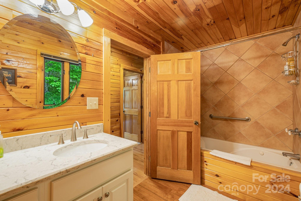 269 Grouse Thicket Ln Mars Hill, NC 28754