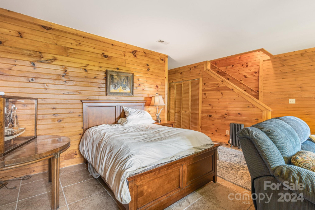 269 Grouse Thicket Ln Mars Hill, NC 28754