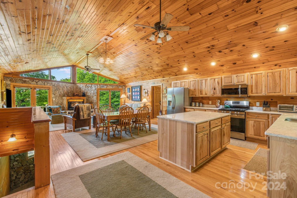 269 Grouse Thicket Ln Mars Hill, NC 28754