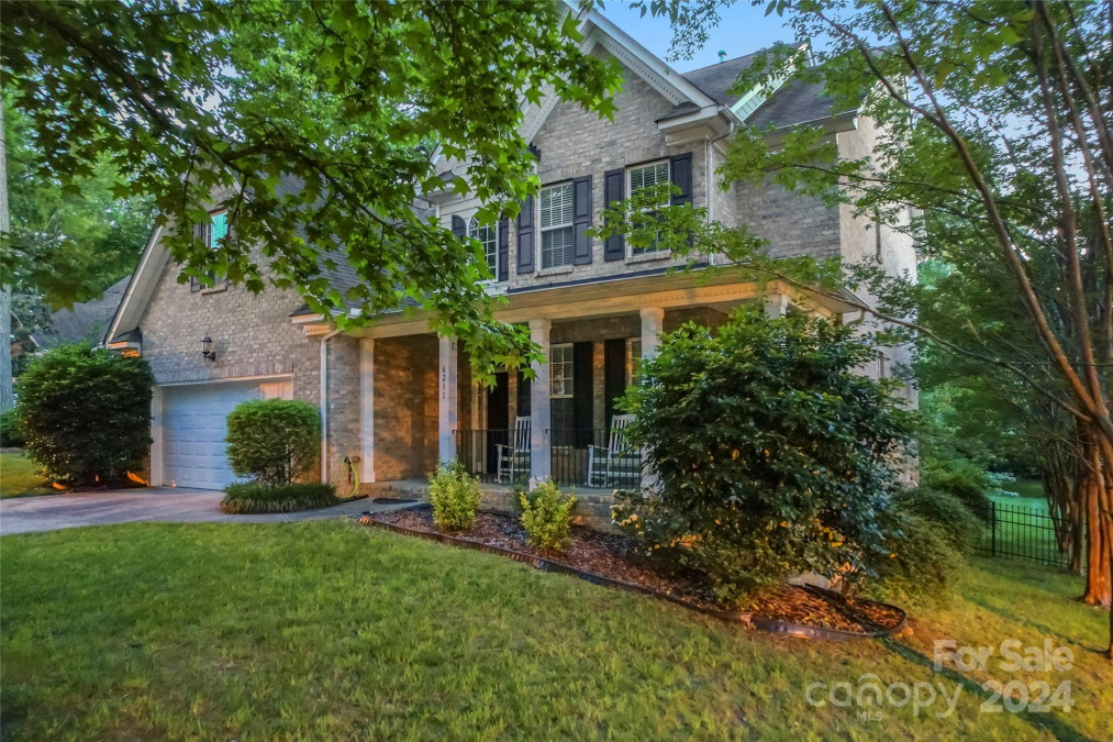 6211 Maple Cove Ln Charlotte, NC 28269