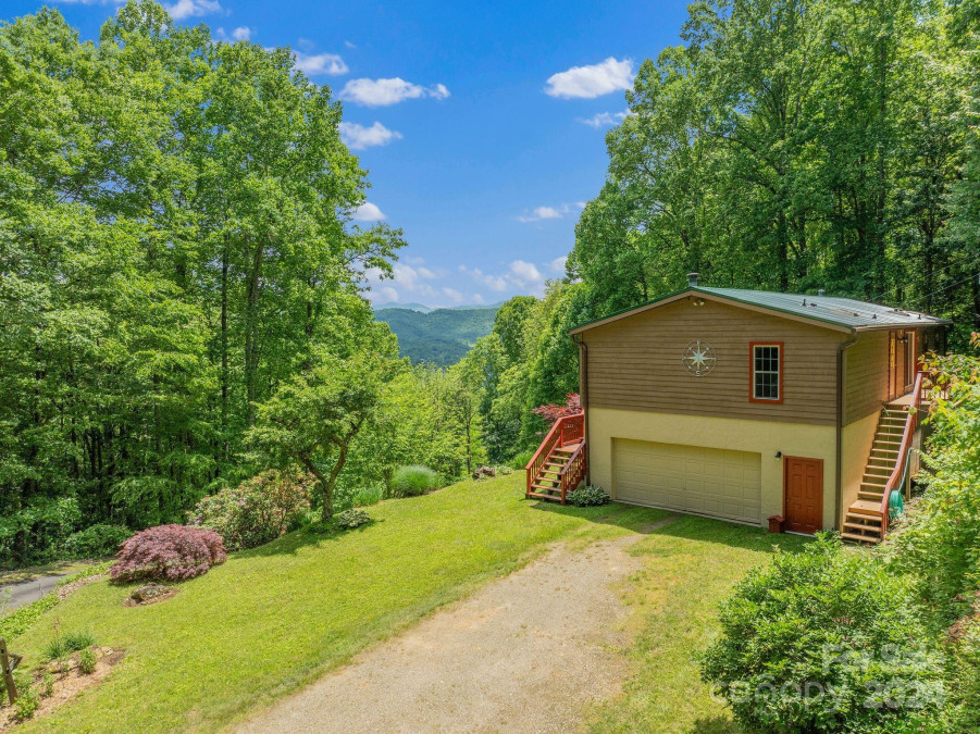 375 Dahlia Ln Waynesville, NC 28785