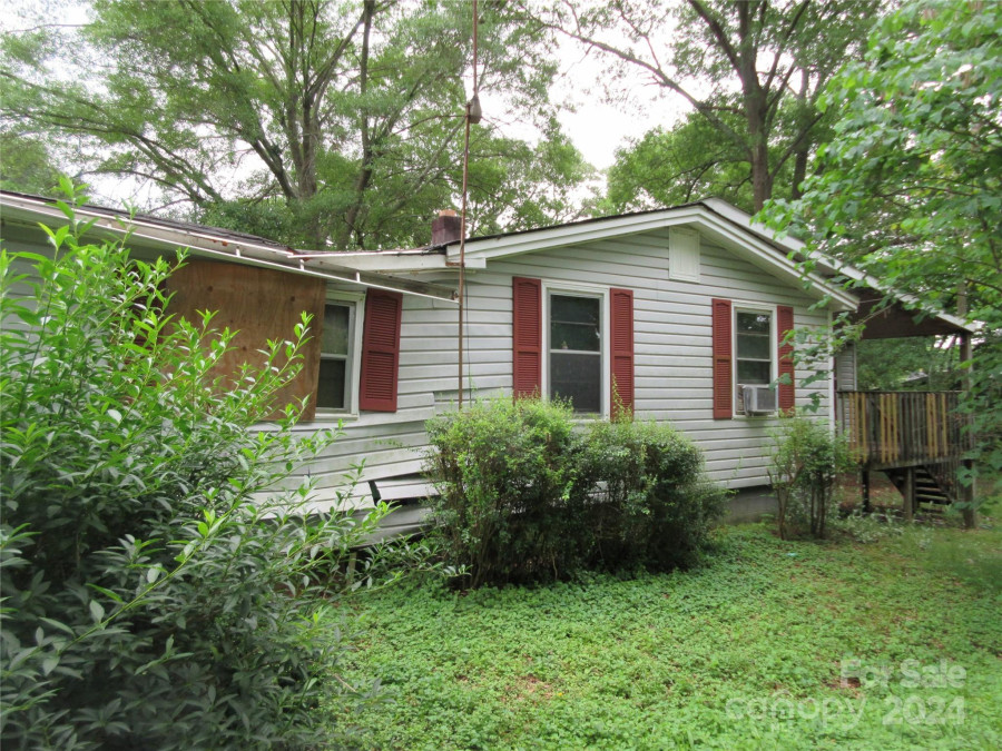 132 Mcdowell St Mooresboro, NC 28114