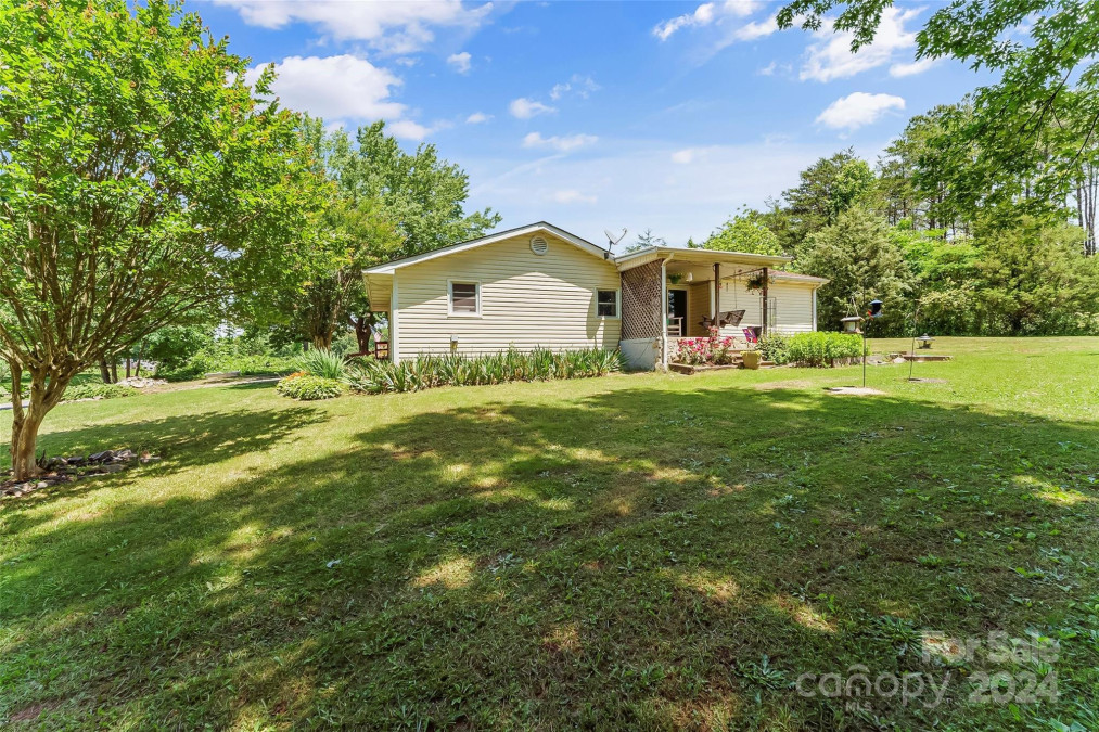 1529 Tatertown Loop Nebo, NC 28761