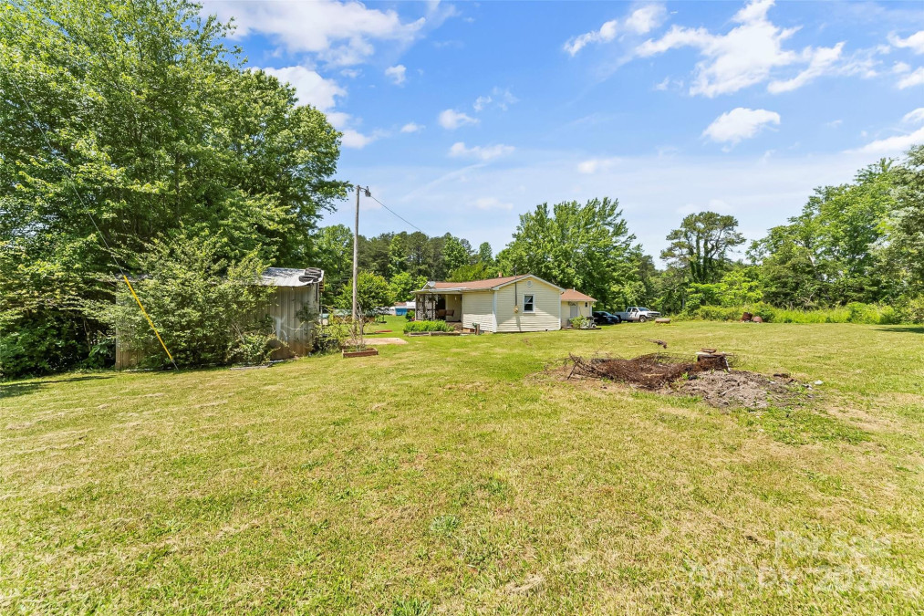 1529 Tatertown Loop Nebo, NC 28761