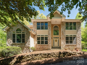 101 Pinnacle Peak Ln Flat Rock, NC 28731